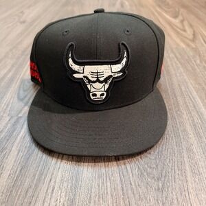 Chicago Bulls Madhouse on Madison Snapback Hat Black Red NBA New Era 9FIFTY